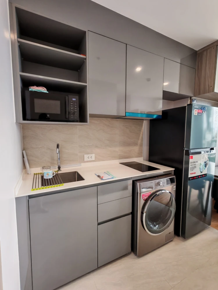 For sale: Skyrise Avenue Sukhumvit 64, 6th floor, corner room with garden view, beautifully decorated, hurry and reserve now!