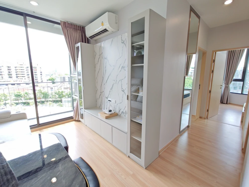 For sale: Skyrise Avenue Sukhumvit 64, 6th floor, corner room with garden view, beautifully decorated, hurry and reserve now!