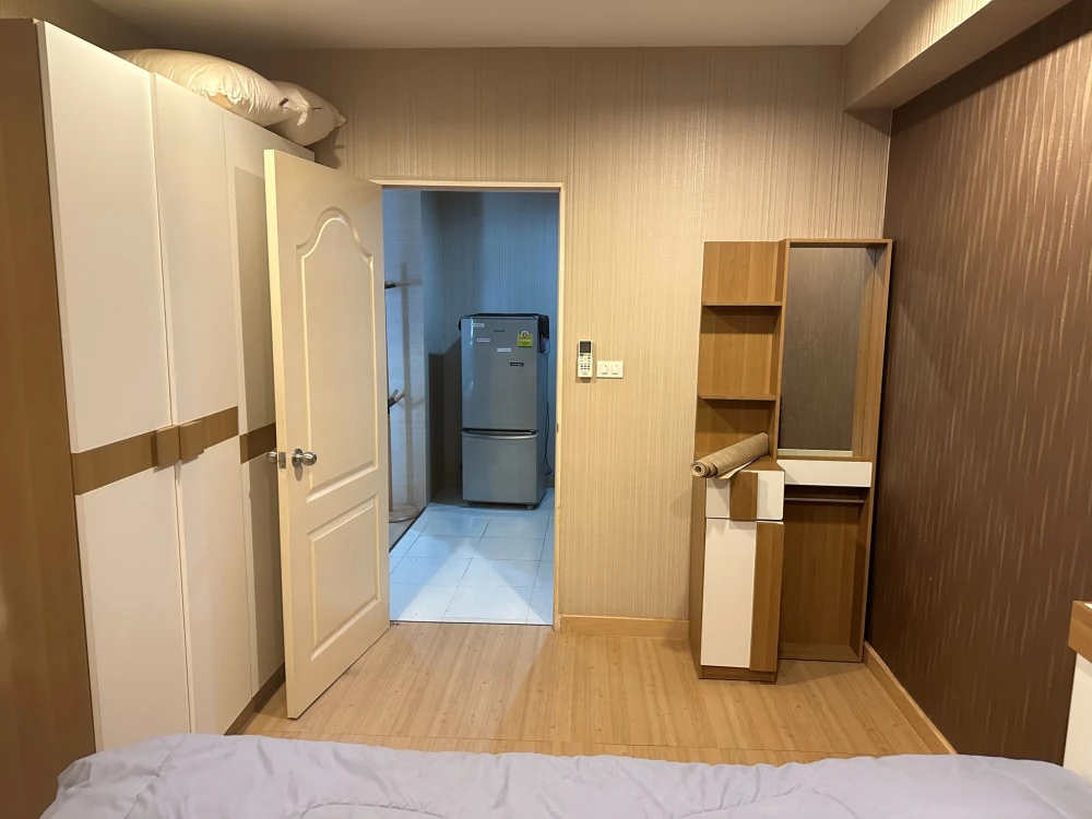 Selling Sriracha Condoview: 1 bedroom, 1 bathroom, spacious living area, open and airy city view. Don't miss out!