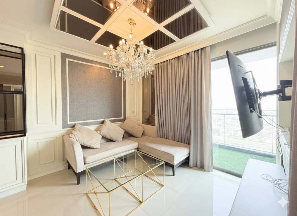 Star View condos for sale:spacious living areas,coordinated interior design, high-quality wallpaper,and private elevator access to your unit.Book now
