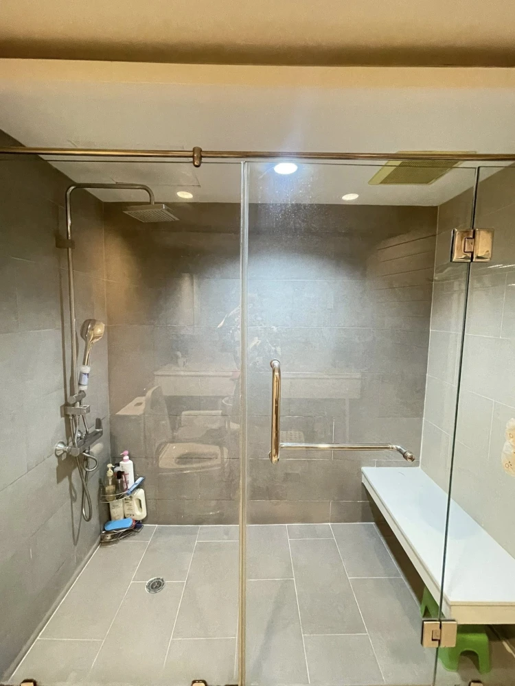State Tower Condominium for sale, spacious room, lots of usable space, good location, convenient transportation, beautiful river view, reserve now!