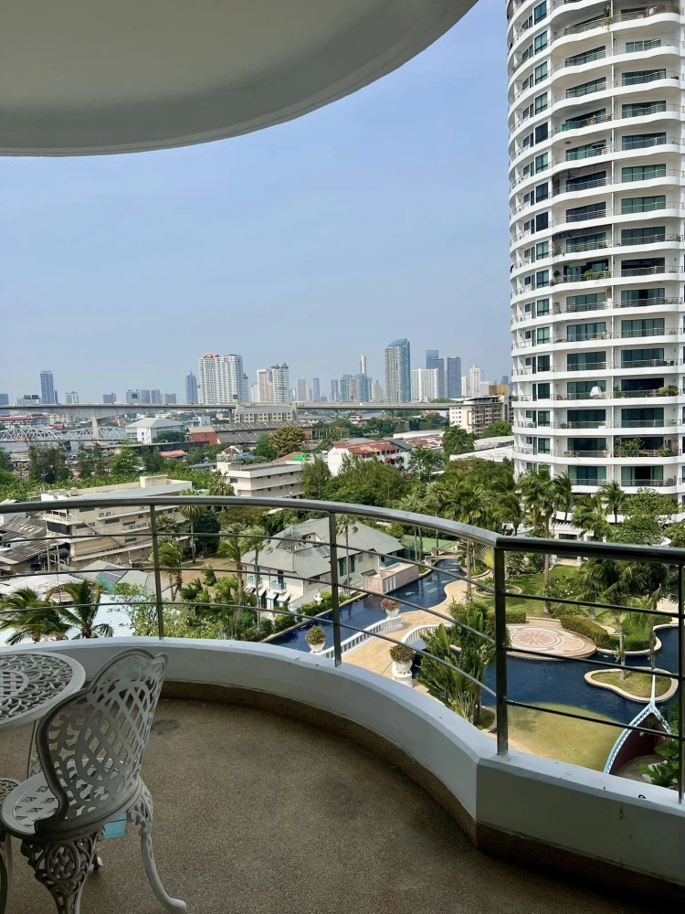 ขาย Supalai Casa Riva ชั้น 9 ห้องกว้าง ระเบียงทั้งสองได้วิวแม่น้ำและสระว่ายน้ำ น่าจองสุดๆ
