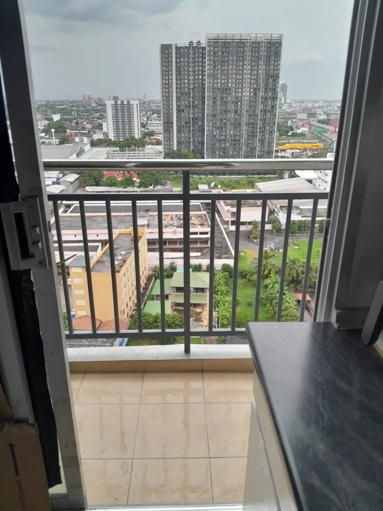 Selling Supalai City Resort Chaengwatthana, 1 bedroom, 1 bathroom. Excellent location and complete amenities. Book now!
