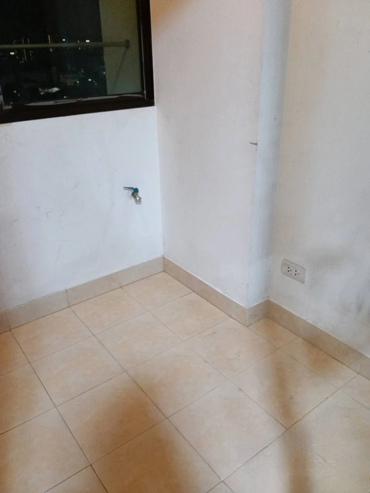 Selling Supalai City Resort Ramkhamhaeng, 17th floor. Spacious and airy unit at a great price. Book now!