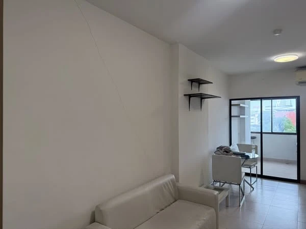 For sale: Supalai City Resort Ramkhamhaeng, 4th floor, fully furnished, nice to live in, reserve now, hurry!