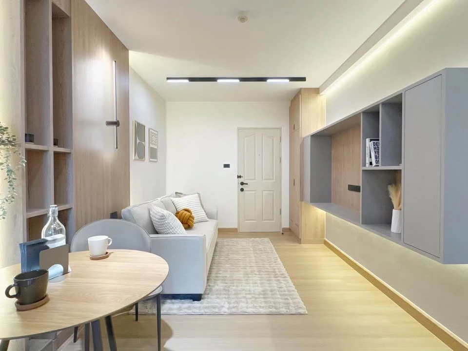 For sale Supalai City Resort Ratchada-Huai Khwang, including built-in furniture in every room, located in a quiet and private zone, interested in book