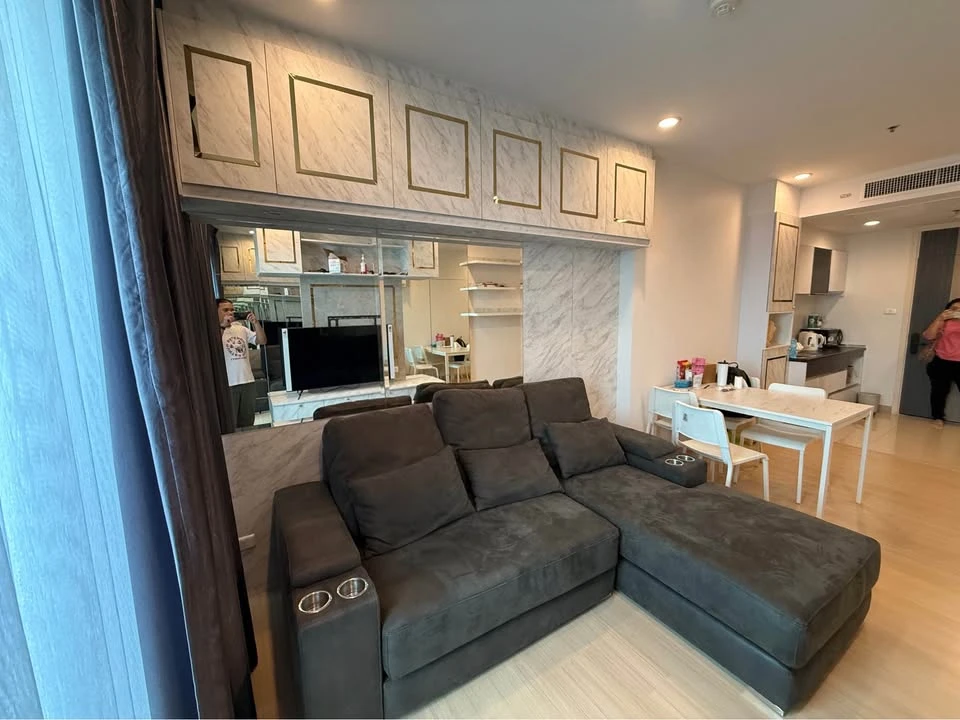 Selling Supalai Lite @ Ratchada-Narathiwas-Sathorn, 1 bedroom, 1 bathroom. Spacious living area, coordinated interior design. Book now!