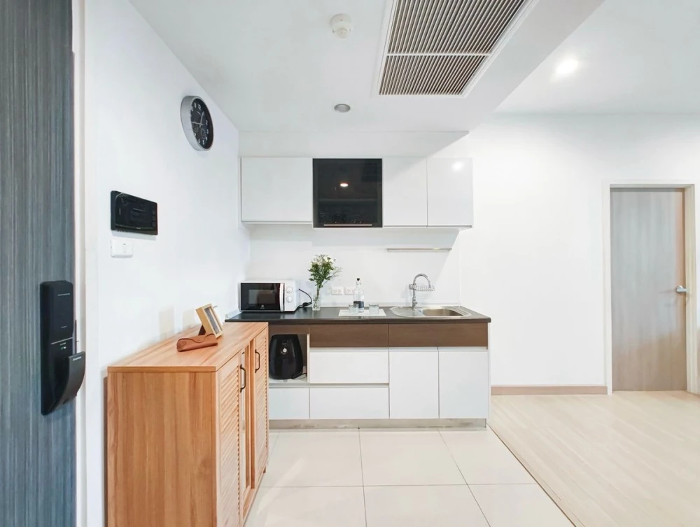 Selling Supalai Lite @ Ratchada-Narathiwas-Sathorn, 21st floor, fully furnished, ready to move in. Book now!