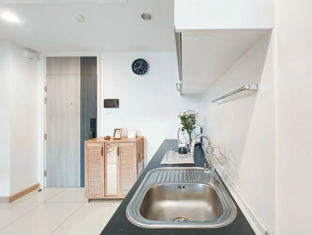 Selling Supalai Lite @ Ratchada-Narathiwas-Sathorn, 21st floor, fully furnished, ready to move in. Book now!