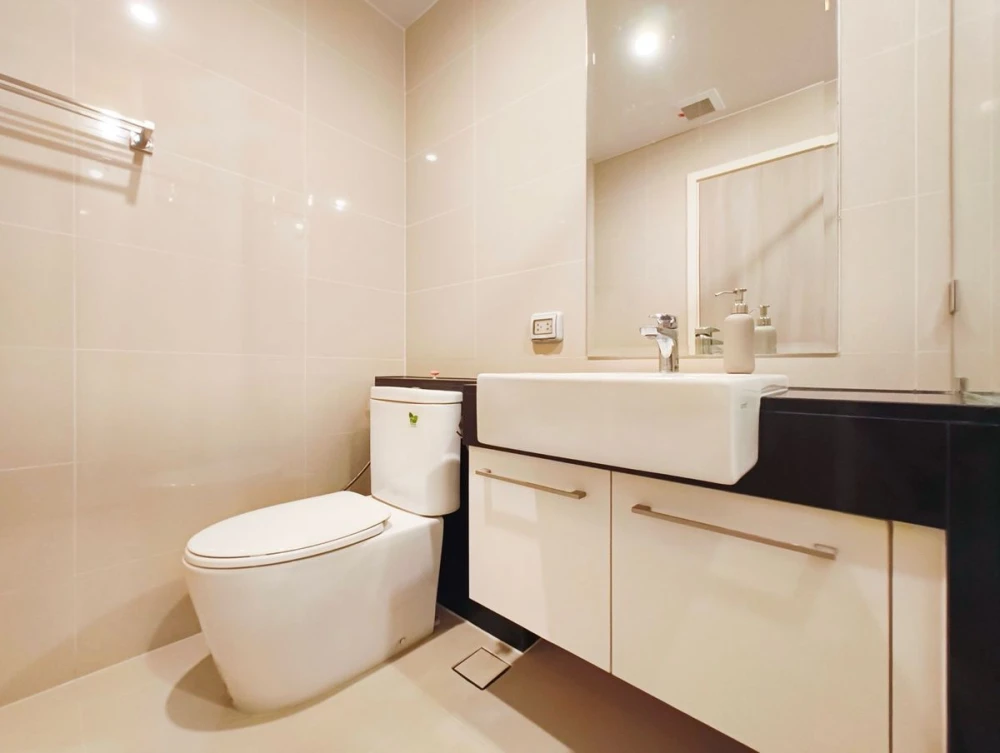 Selling Supalai Lite @ Ratchada-Narathiwas-Sathorn, 21st floor, fully furnished, ready to move in. Book now!