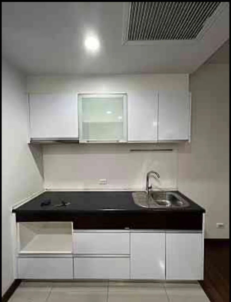 For sale Supalai Lite Sathorn Charoenrat, 19th floor, spacious room, fully furnished, reserve now, don't wait.