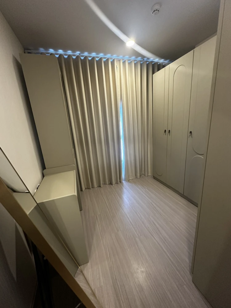 Selling Supalai Lite Thaphra - Wongwian Yai, 2 bedrooms, spacious living area, complete amenities. Book now!