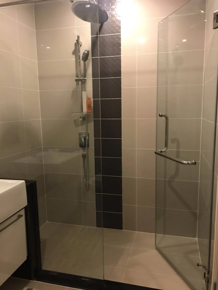 For sale Supalai Lite Sathorn-Charoen Rat, spacious room, high floor, river view, open, good wind, no buildings blocking the view, this type must be r