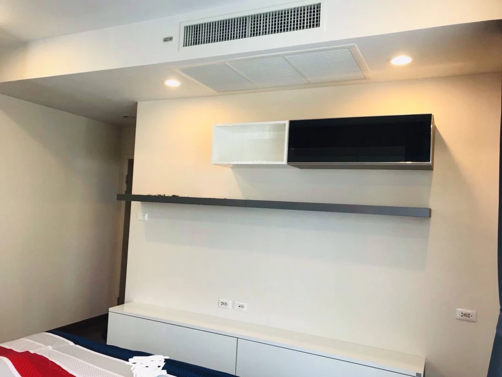 For sale Supalai Lite Sathorn-Charoen Rat, spacious room, high floor, river view, open, good wind, no buildings blocking the view, this type must be r