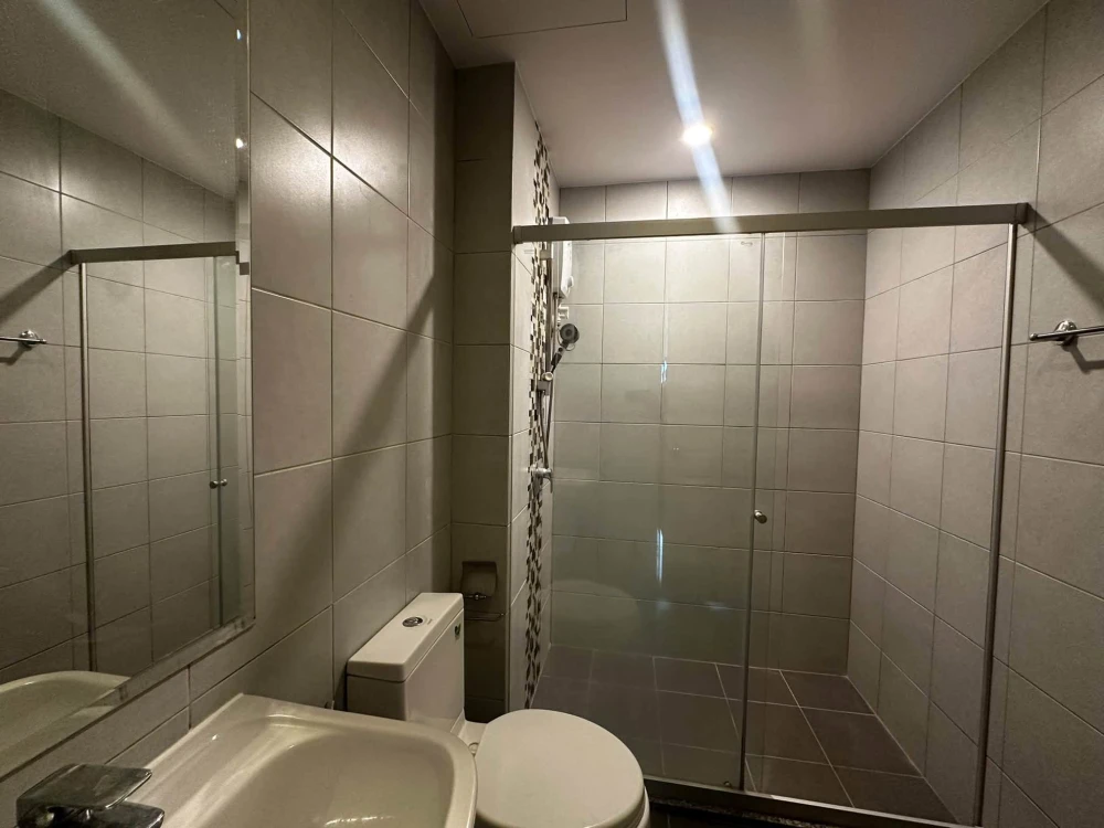 For sale: Unit at Supalai Loft @ Talat Phlu Station. The unit receives morning sunlight and offers an airy, comfortable atmosphere. It comes with free