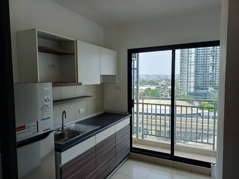 Selling Supalai Loft Chaeng Watthana, 10th floor, fully furnished and equipped. A great deal!