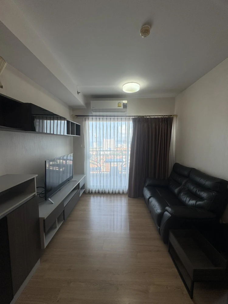Selling Supalai Mare Pattaya, 1 bedroom, 1 bathroom. Spacious living area, stunning sea view. Don't miss out, book now!
