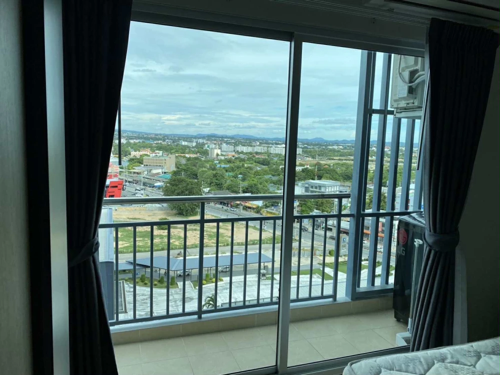 Supalai Mare Pattaya Studio for sale, fully furnished, great location, beautiful city view, reserve now!