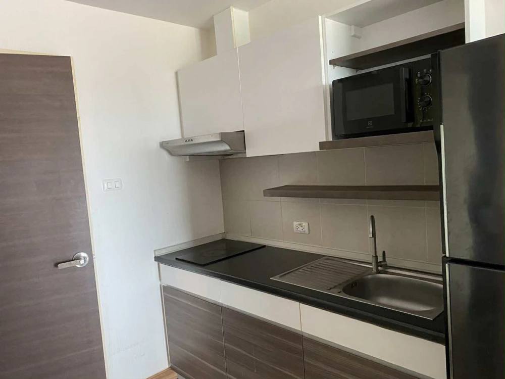 Supalai Mare Pattaya Studio for sale, fully furnished, great location, beautiful city view, reserve now!