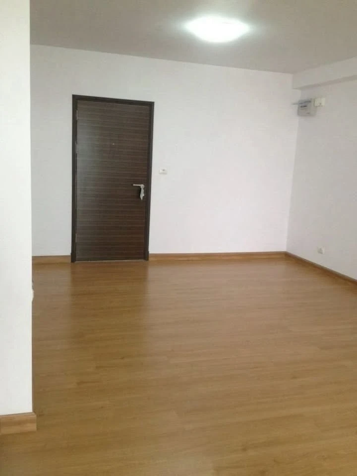 For sale Supalai Park Ekkamai - Thonglor, very high floor studio room, open, no partitions, auspicious room number, prosperous business, hurry and boo
