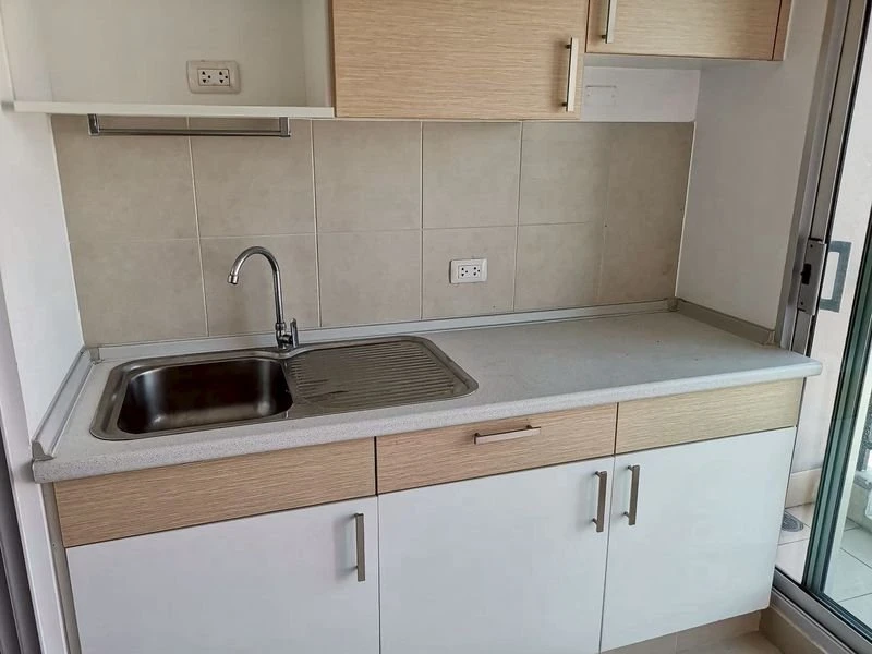 For sale Supalai Park Ekkamai - Thonglor, very high floor studio room, open, no partitions, auspicious room number, prosperous business, hurry and boo
