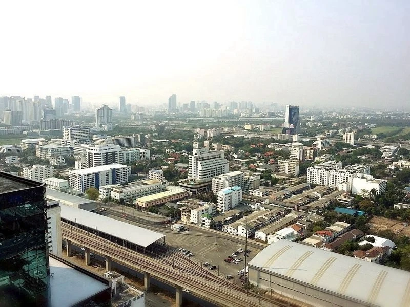 For sale Supalai Park Ekkamai - Thonglor, very high floor studio room, open, no partitions, auspicious room number, prosperous business, hurry and boo