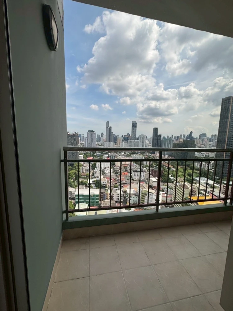 For sale Supalai Park Ekkamai-Thonglor, nice room, good location, comes with large usable area, hurry and reserve now.
