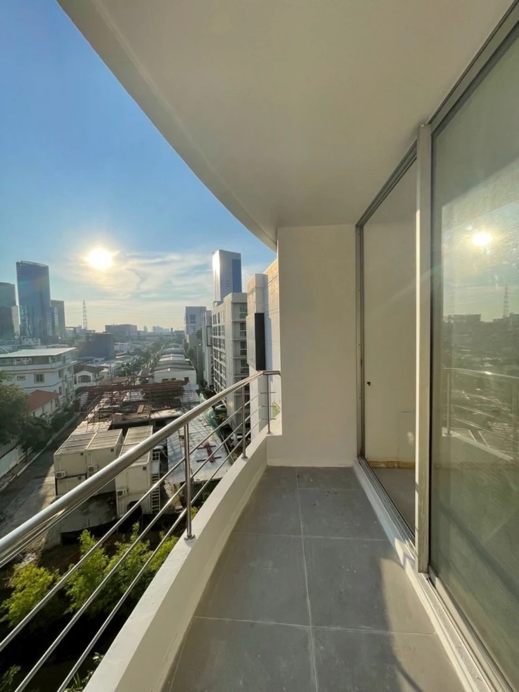 Selling Supalai Park Paholyothin 21, 6th floor, unfurnished unit. Spacious, bright, and airy. Book now! (Urgent sale!)
