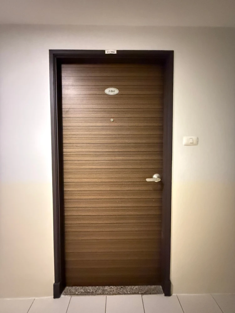 Selling Supalai Park Ratchapruek-Phetkasem, unfurnished unit with spacious living area, great location, and amazing common areas. Book now!