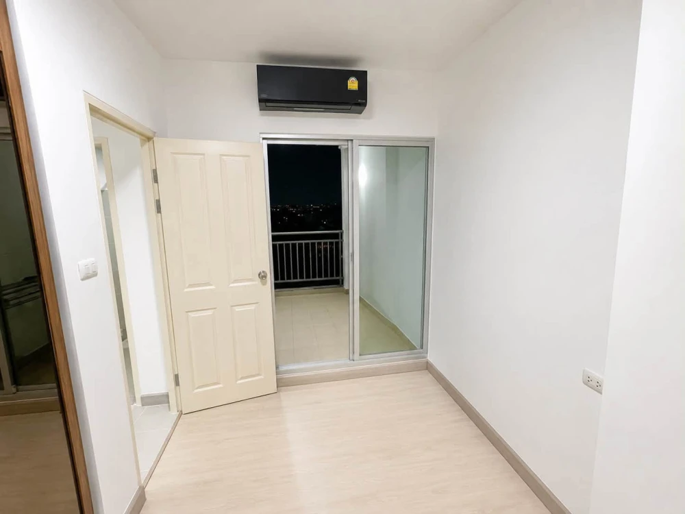Selling Supalai Park Ratchayothin: spacious rooms with ample usable space, excellent location, and convenient transportation. Book now!