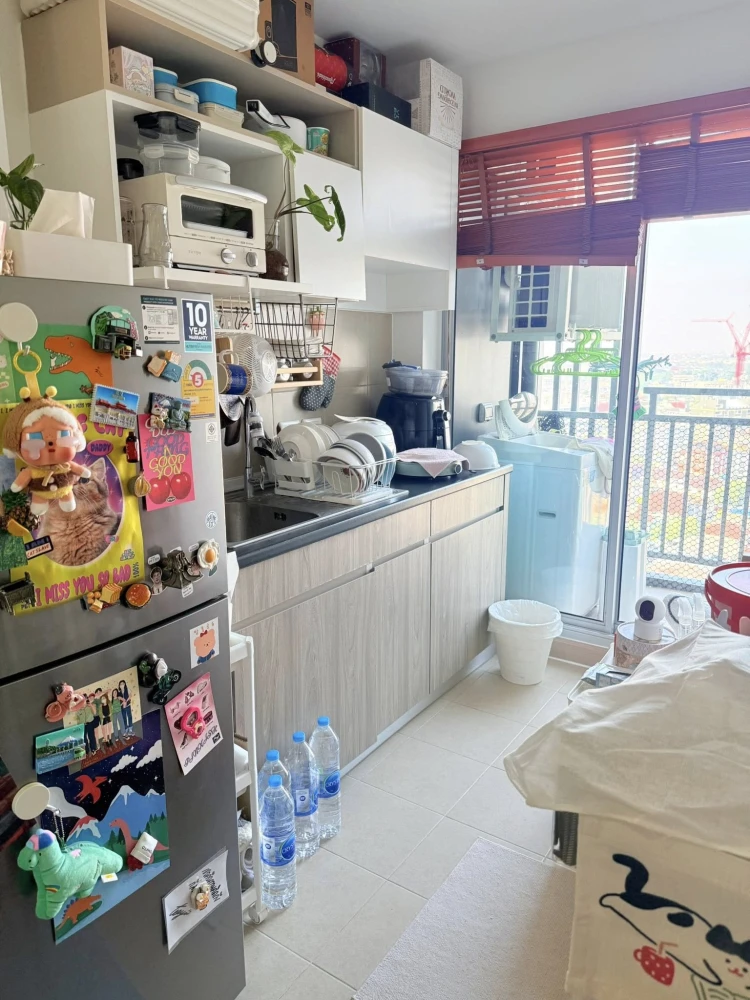 Selling Supalai Park Talat Phlu Station high-floor unit, fully furnished with appliances. Book now!