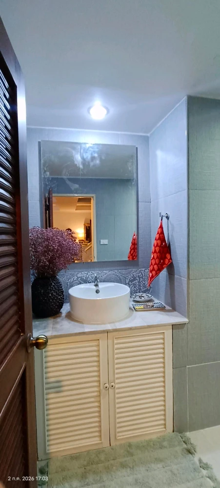 Selling Supalai Place Sukhumvit 39, spacious 2-bedroom unit, fully furnished. Book now!
