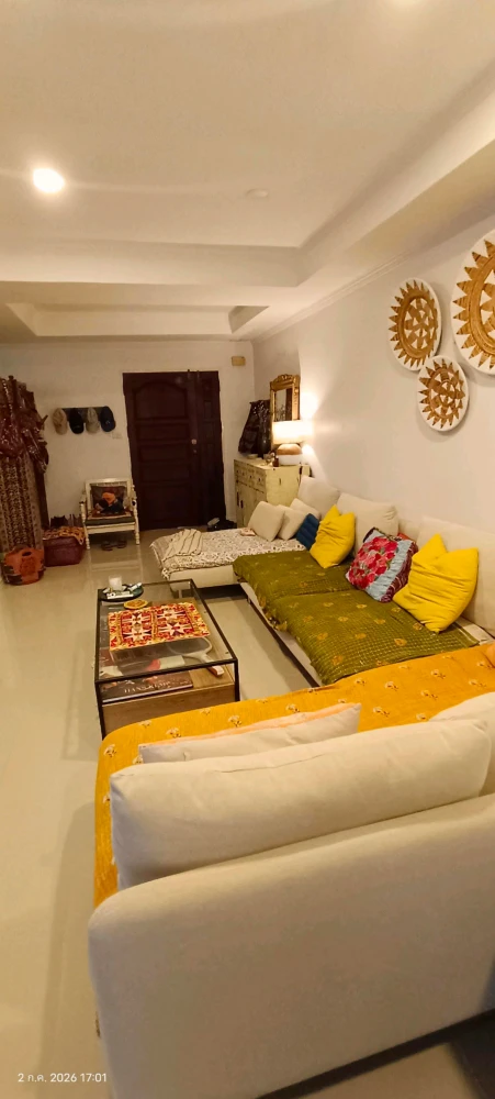 Selling Supalai Place Sukhumvit 39, spacious 2-bedroom unit, fully furnished. Book now!