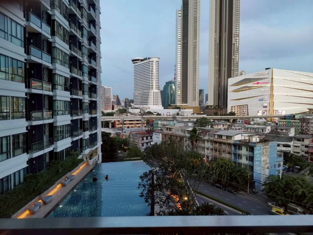 For sale: Supalai Premier Charoen Nakhon, 8th floor, ICONSIAM and swimming pool view, fully furnished, ready to move in.