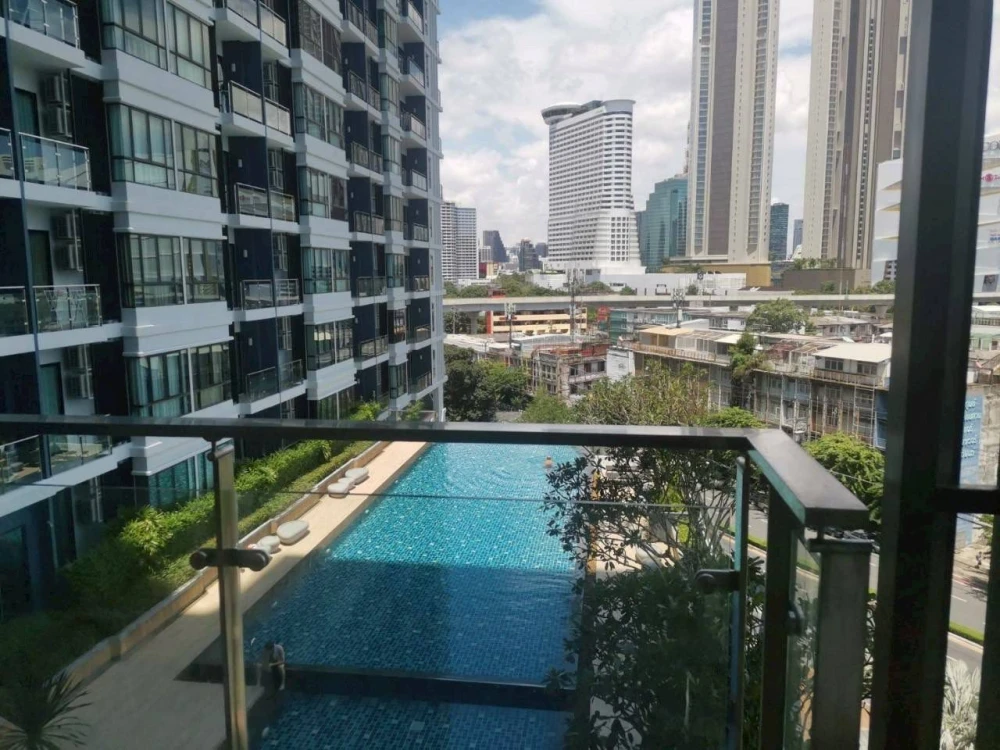 For sale: Supalai Premier Charoen Nakhon, 8th floor, ICONSIAM and swimming pool view, fully furnished, ready to move in.