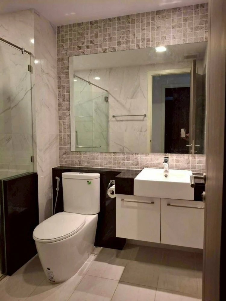 For sale: Supalai Premier Charoen Nakhon, 8th floor, ICONSIAM and swimming pool view, fully furnished, ready to move in.