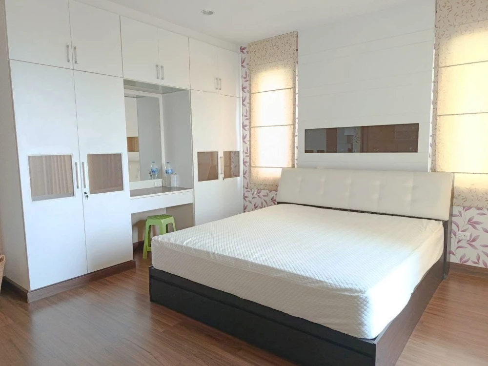 For sale Supalai Premier Ratchathewi, corner room with privacy, comes with a lot of usable space, good ventilation, don't miss it.