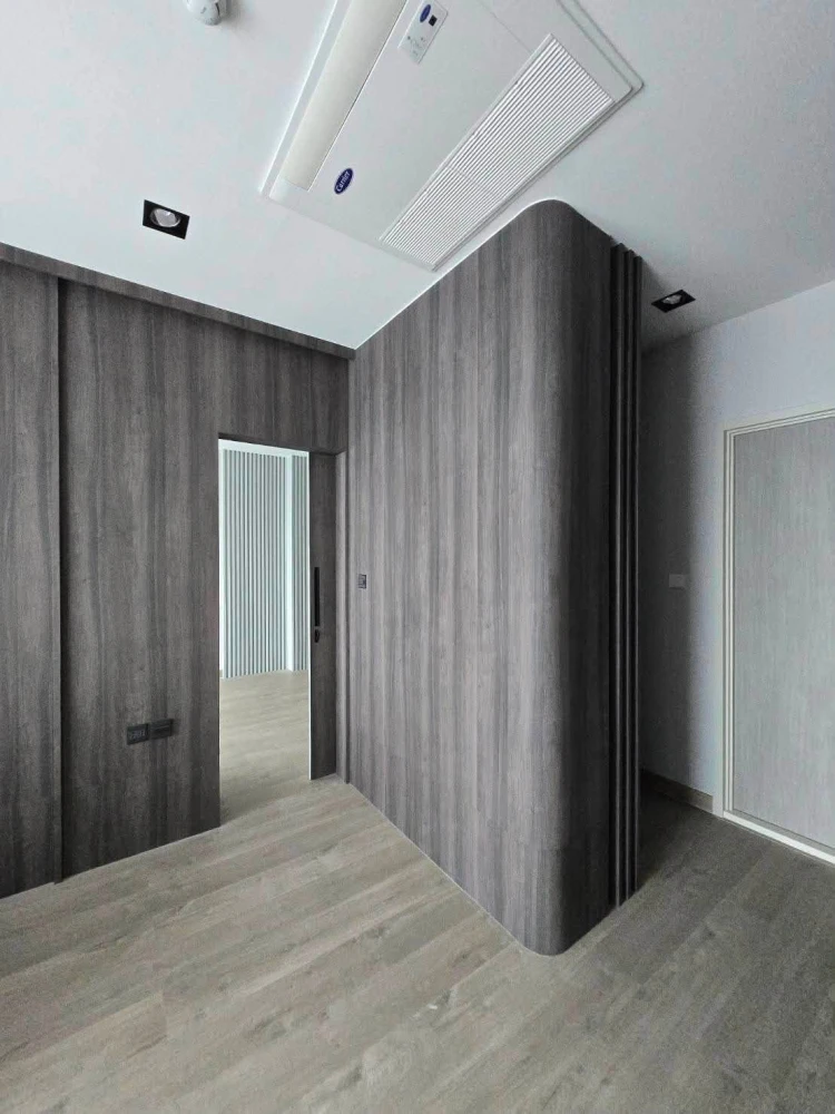 Selling Supalai Premier Si Phraya-Sam Yan, large 55 sq.m. unit. Prime city location with a spacious balcony. A must-see!