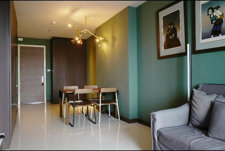 Selling Supalai Prima Riva, 21st floor, river and Bang Krachao view. Fully furnished and ready to move in. Book now!