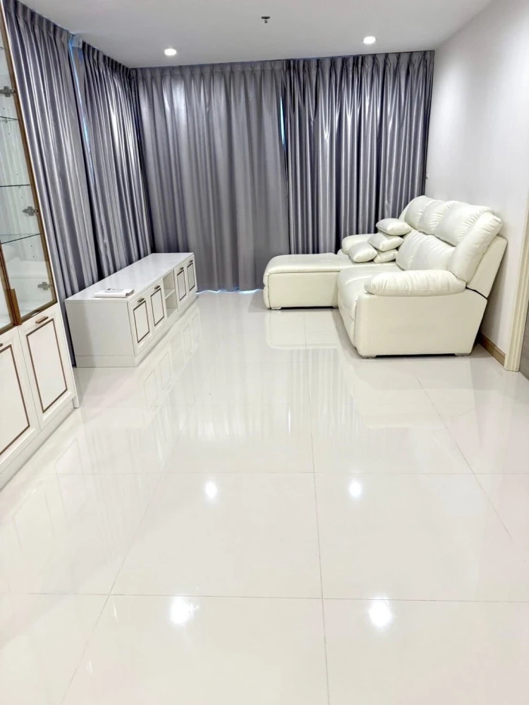 For sale: Supalai Riva Grand Rama 3, 20th floor, beautiful room, fully furnished, ready to move in. Reserve now, don't miss out!