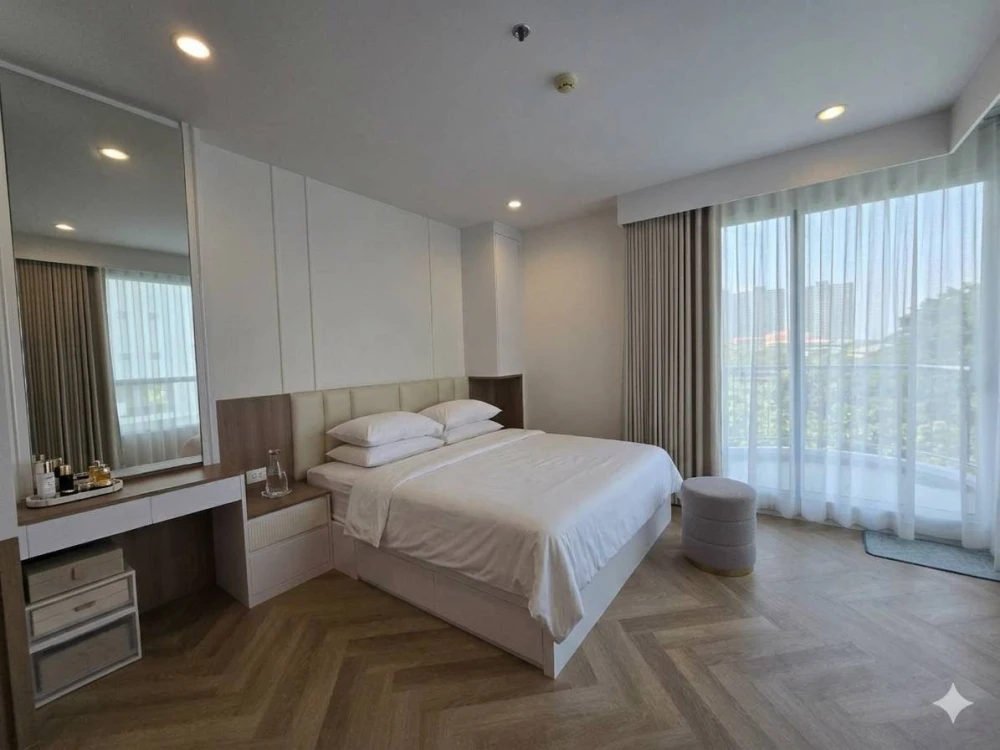 Selling Supalai Riva Grand Rama 3, 4th floor, beautiful unit, fully furnished, ready to move in. Book now, don't miss out!
