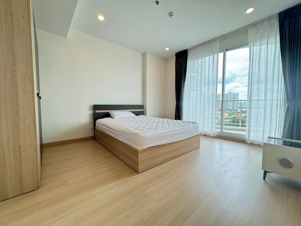 Selling Supalai Riva Grand Rama 3. Spacious rooms with ample usable space, stunning Chao Phraya River views, and a prime location. Book now! images