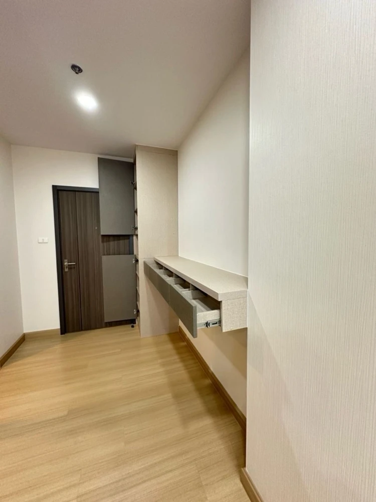For sale: Supalai Veranda Phasi Charoen Station, spacious room with plenty of usable space, built-in furniture of the highest quality. Don't miss out!