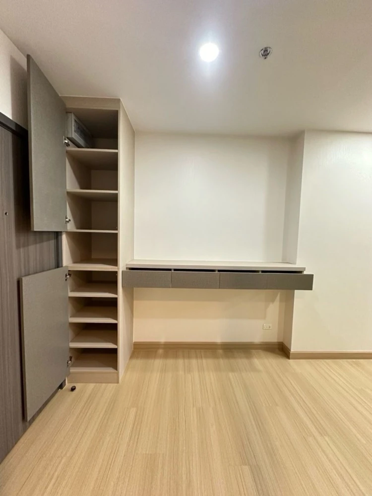For sale: Supalai Veranda Phasi Charoen Station, spacious room with plenty of usable space, built-in furniture of the highest quality. Don't miss out!