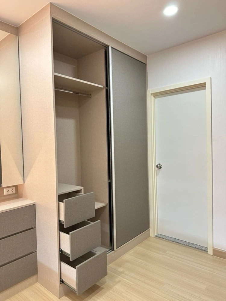 For sale: Supalai Veranda Phasi Charoen Station, spacious room with plenty of usable space, built-in furniture of the highest quality. Don't miss out!