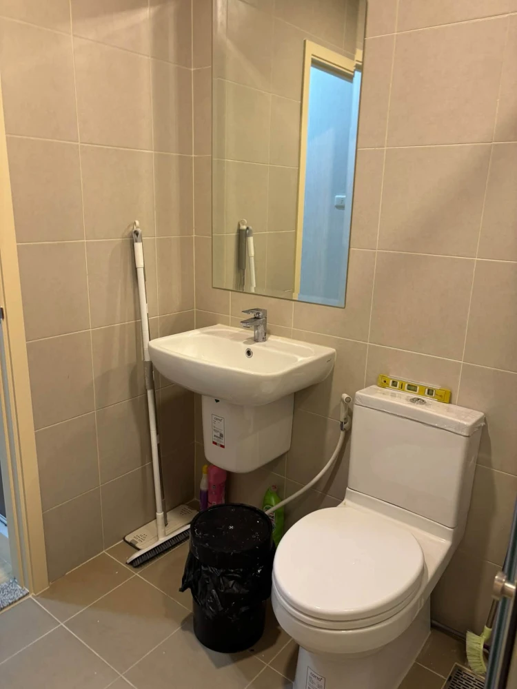Selling Supalai Veranda Phasi Charoen Station condo. Spacious and comfortable unit with high-quality built-in furniture. Book now!
