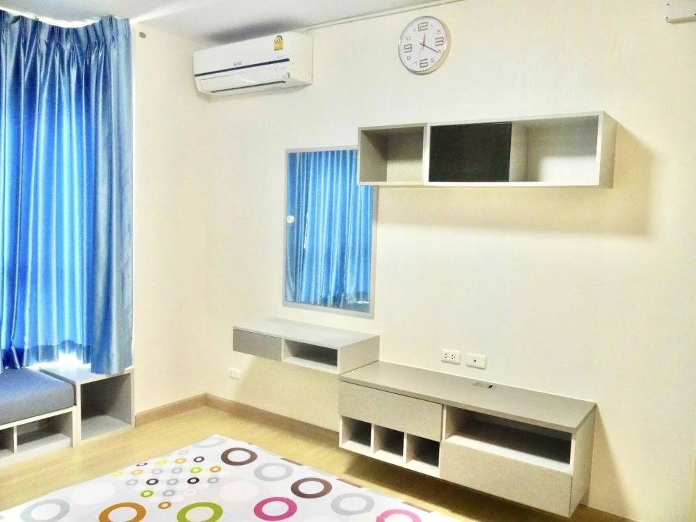 Selling Supalai Veranda Rama 9 condo. Spacious unit with ample living space, fully furnished. Move-in ready!