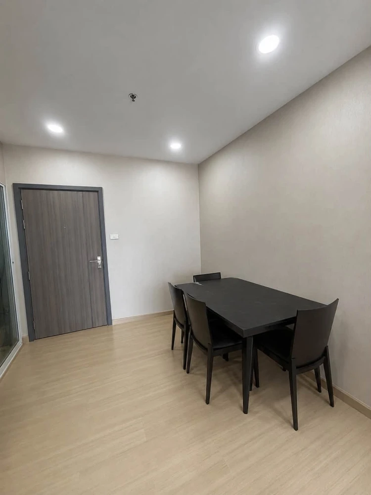 Selling Supalai Veranda Ramkhamhaeng, corner unit, less crowded, spacious living area. Book now!