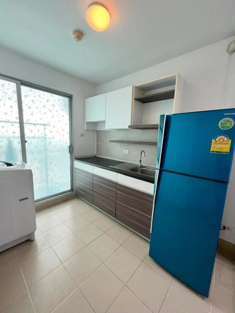 Selling Supalai Vista Sri Racha Laemchabang Port Intersection studio unit, fully furnished, sea view. Book now!