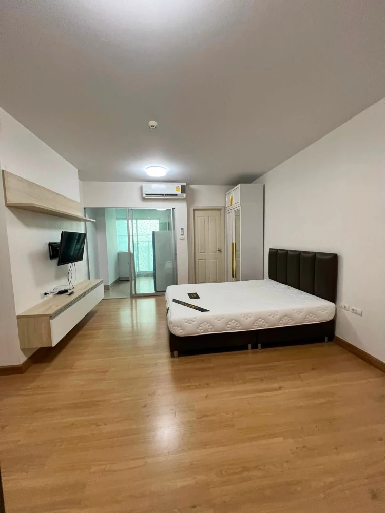 Selling Supalai Vista Sri Racha Laemchabang Port Intersection studio unit, fully furnished, sea view. Book now!